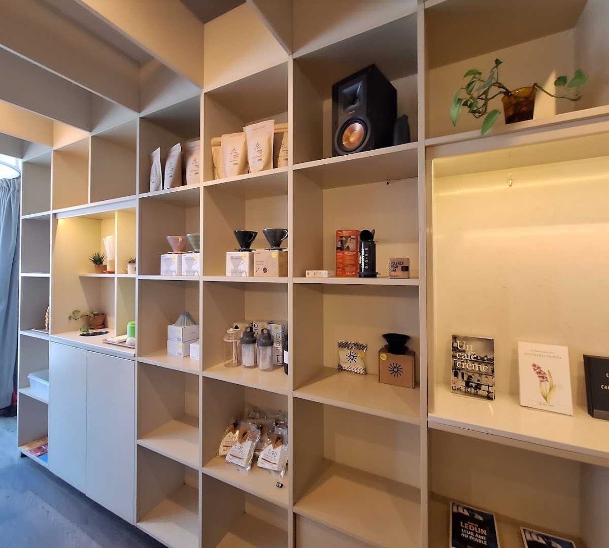 Interior of Café Éclair, specialty coffee shop in Montreal