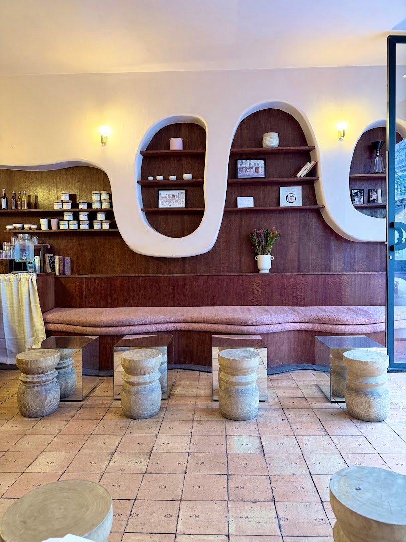 Noir - Coffee Shop & Torréfacteur specialty coffee shop in Paris - photo 2