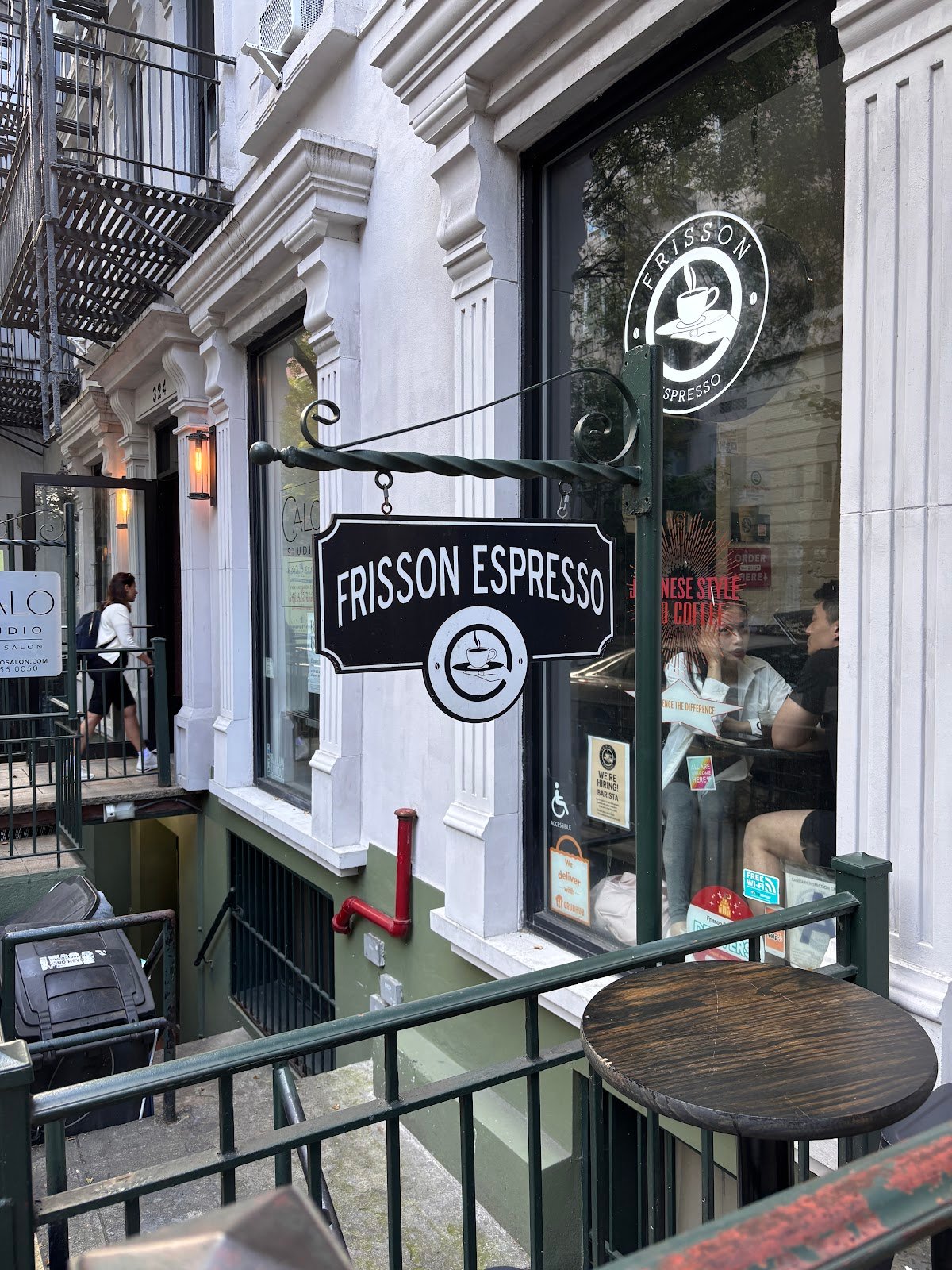 Frisson Espresso specialty coffee shop in New York - photo 4