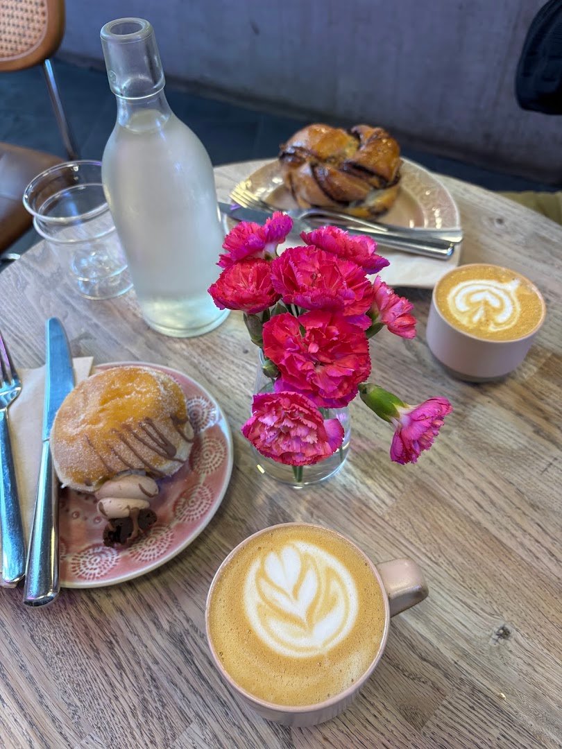 Coffee at Room & Rumours Coffee, specialty coffee shop in Edinburgh