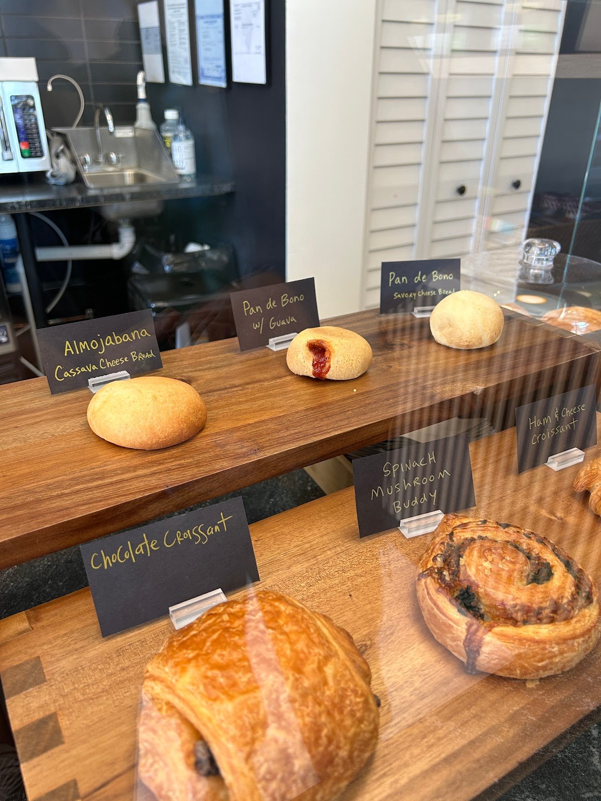 Magnífico Coffee Roasters & Coffee Shop specialty coffee shop in Chicago - photo 3