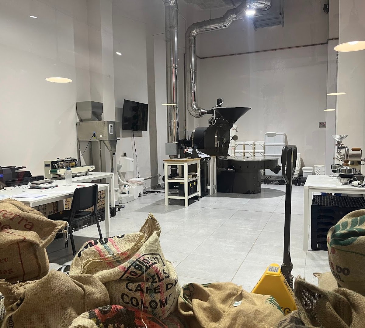 Abyss Coffee Roasters specialty coffee shop in Barcelona - photo 12