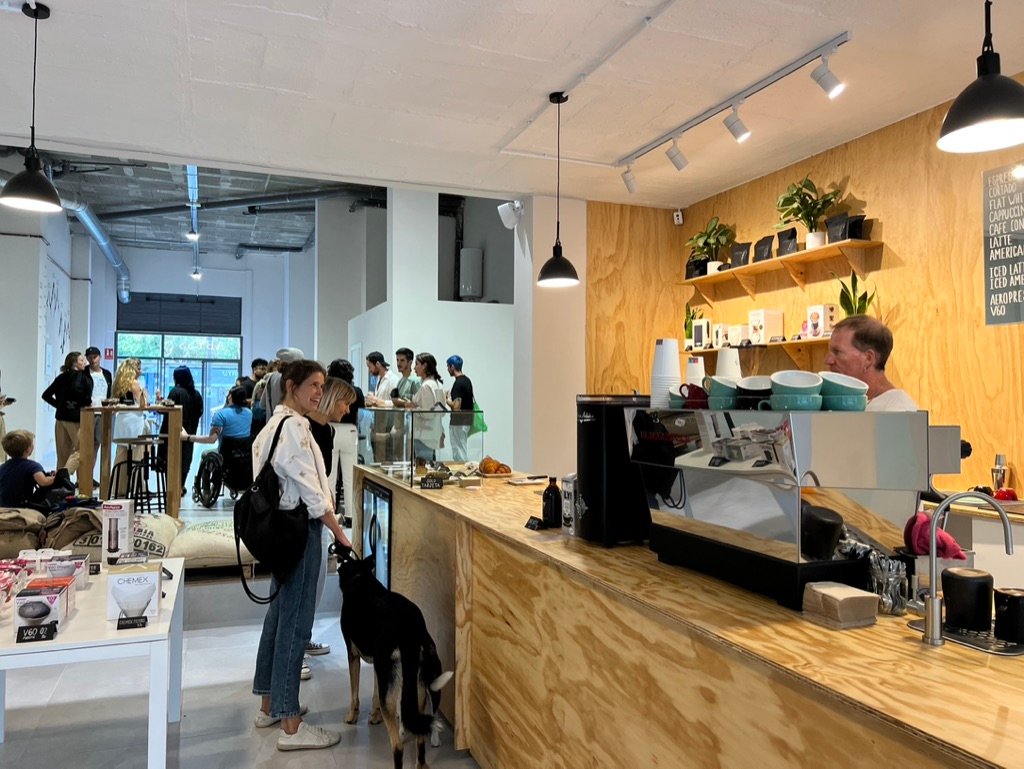 Abyss Coffee Roasters specialty coffee shop in Barcelona - photo 2