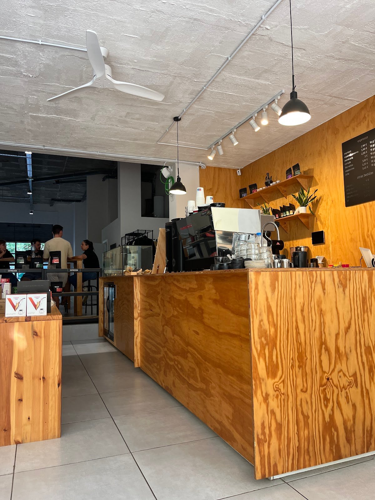 Abyss Coffee Roasters specialty coffee shop in Barcelona - photo 5