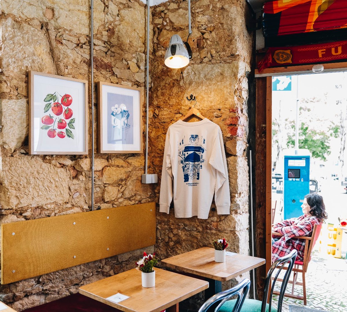 Interior of PENTAGON - Specialty coffee / Vegetarian food / Natural wine / Affordable art, specialty coffee shop in Lisbon
