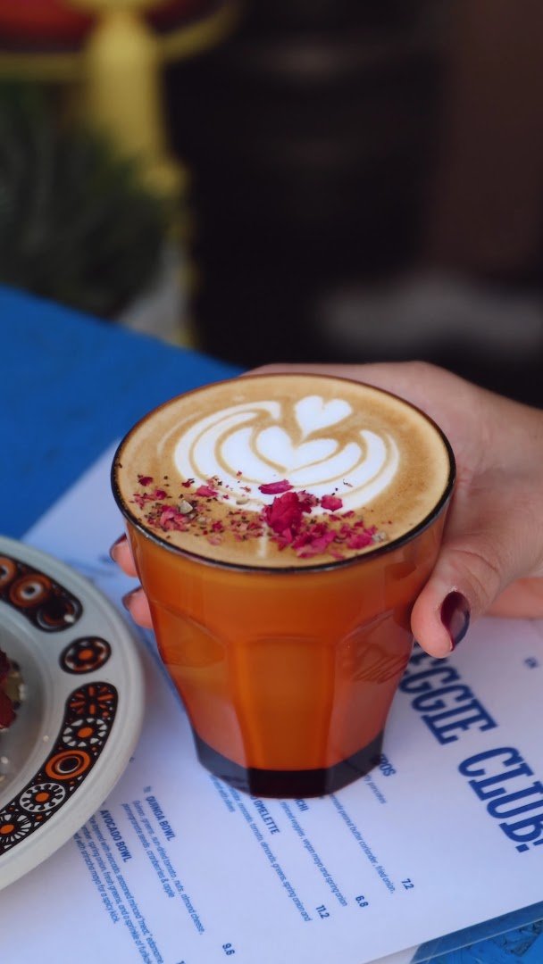 Coffee at PENTAGON - Specialty coffee / Vegetarian food / Natural wine / Affordable art, specialty coffee shop in Lisbon
