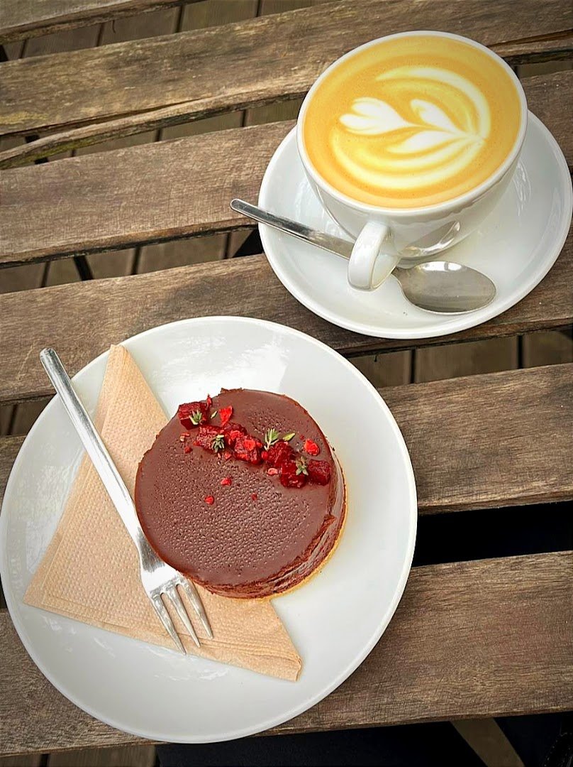Coffee at Kavárna Čekárna, specialty coffee shop in Prague