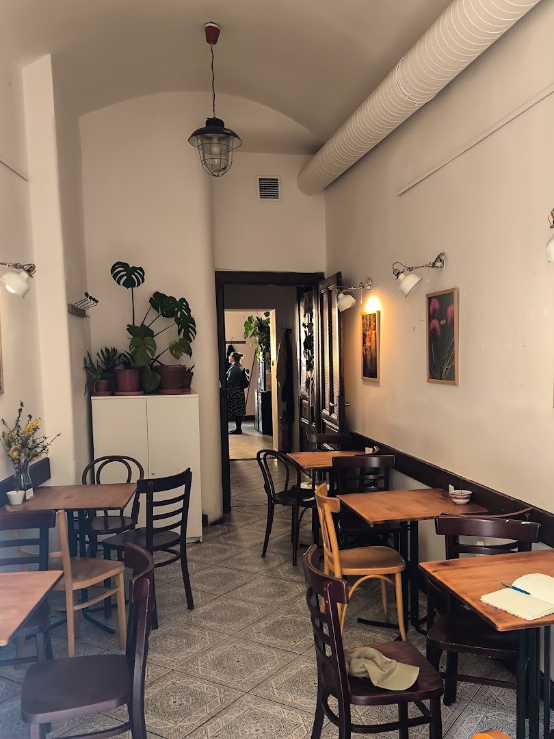 Interior of Kavárna Čekárna, specialty coffee shop in Prague