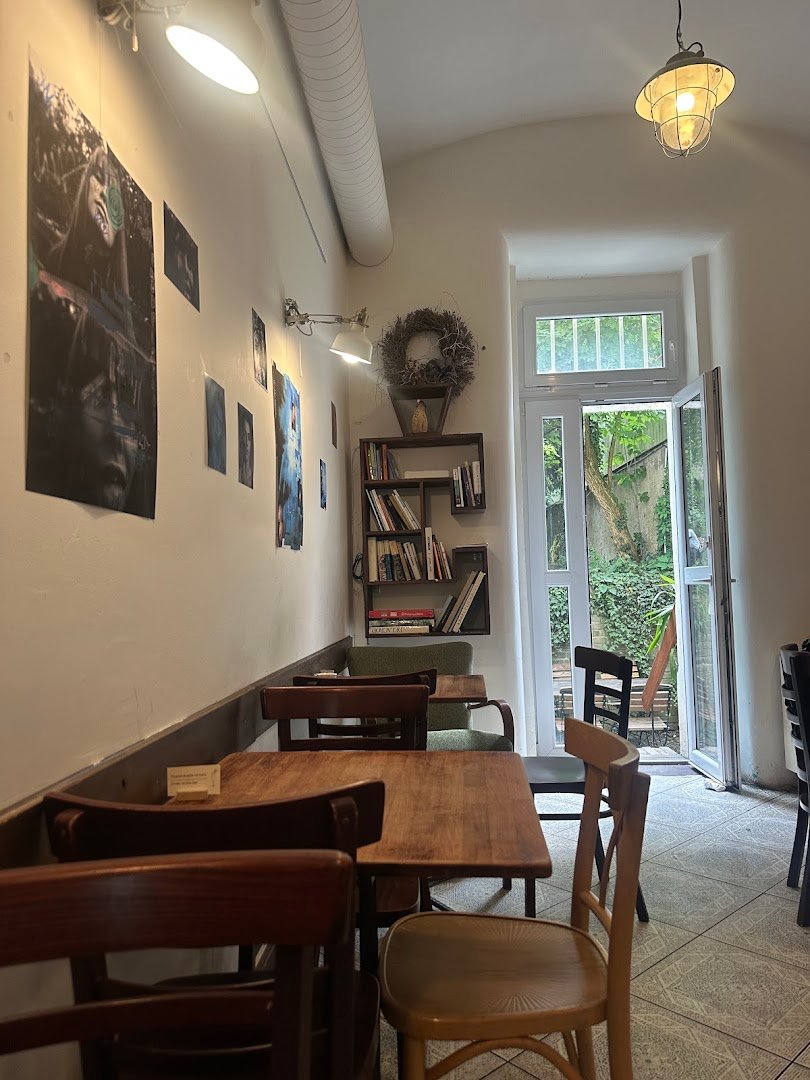 Interior of Kavárna Čekárna, specialty coffee shop in Prague