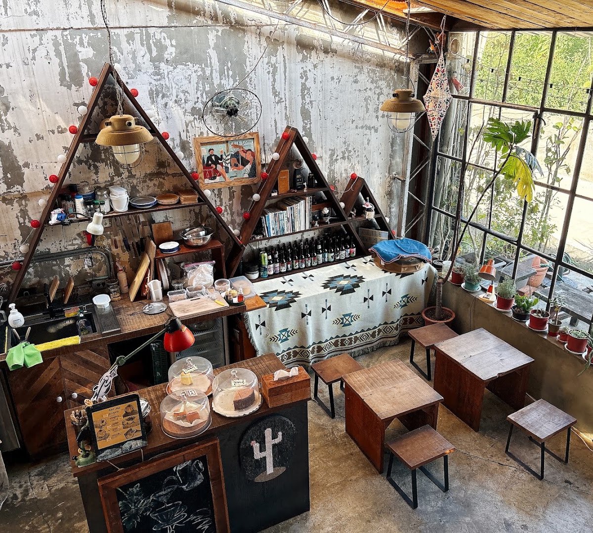 Ruins Coffee Roasters specialty coffee shop in Taipei - photo 4