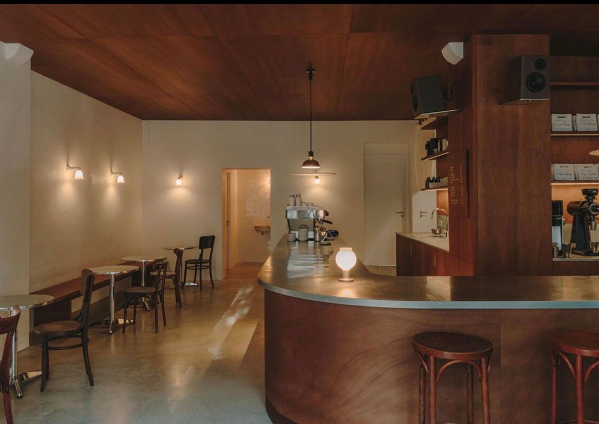 Nomad Frutas Selectas specialty coffee shop in Barcelona - photo 2