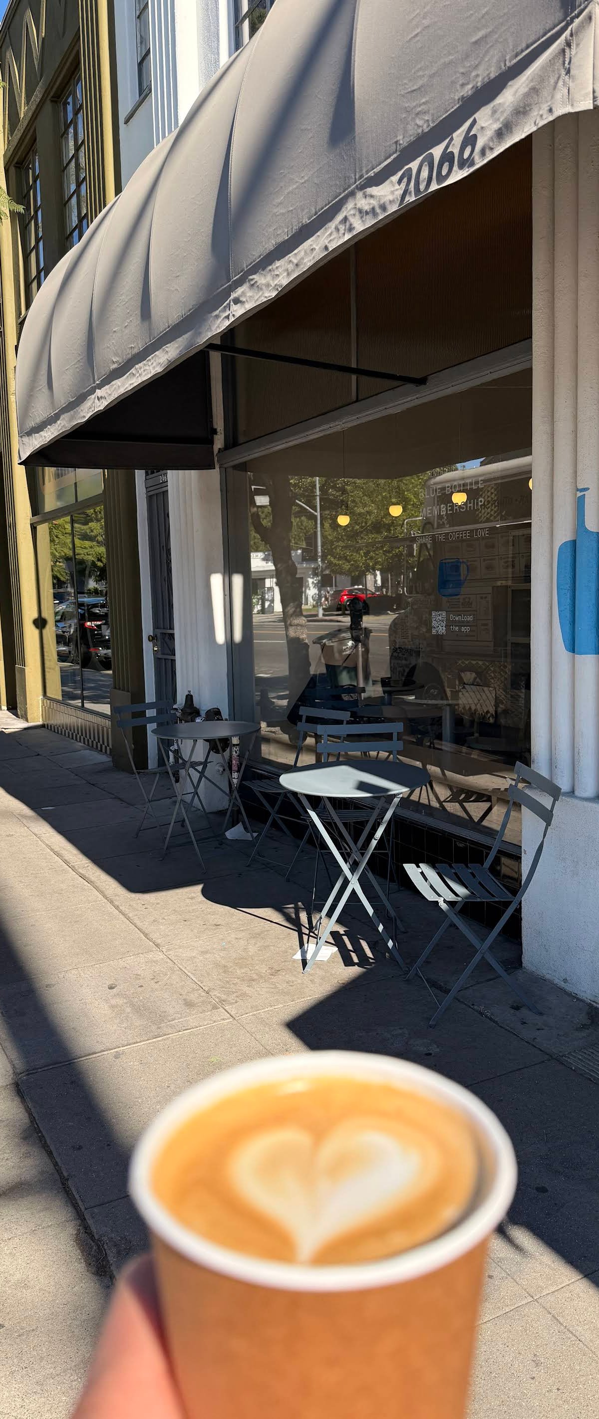 Blue Bottle Coffee specialty coffee shop in Los Angeles - photo 4