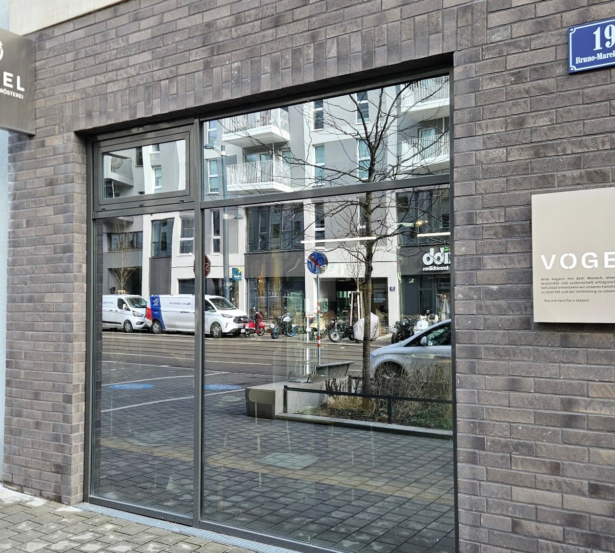 Storefront of Vogel Kaffee, specialty coffee shop in Vienna