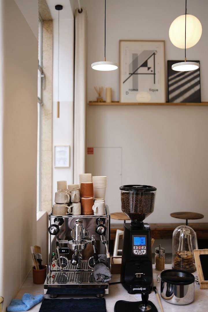 Interior of Dramático, specialty coffee shop in Lisbon