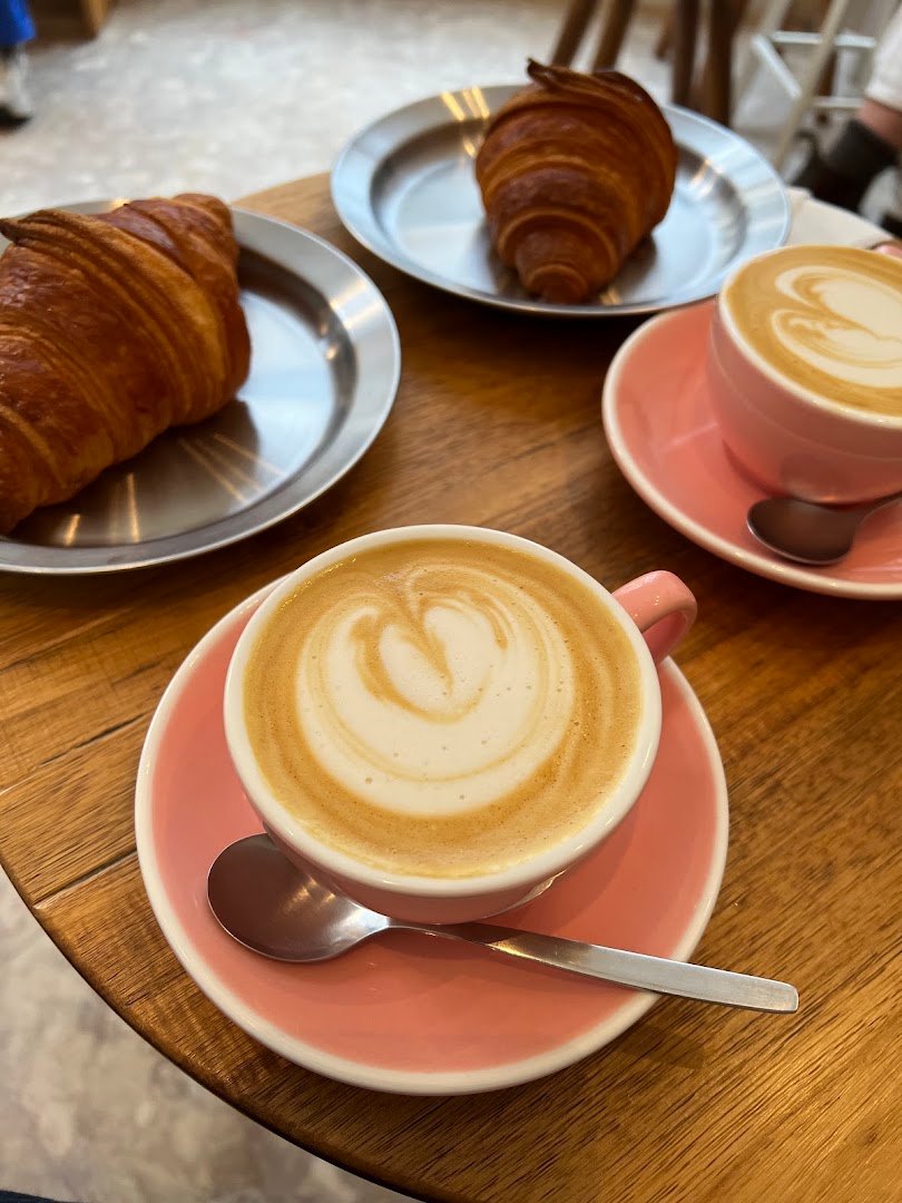 Coffee at Dramático, specialty coffee shop in Lisbon