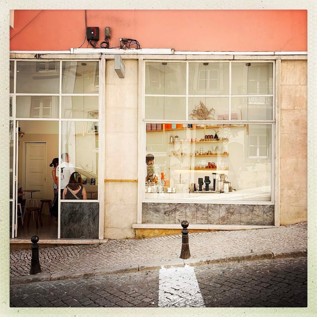 Storefront of Dramático, specialty coffee shop in Lisbon