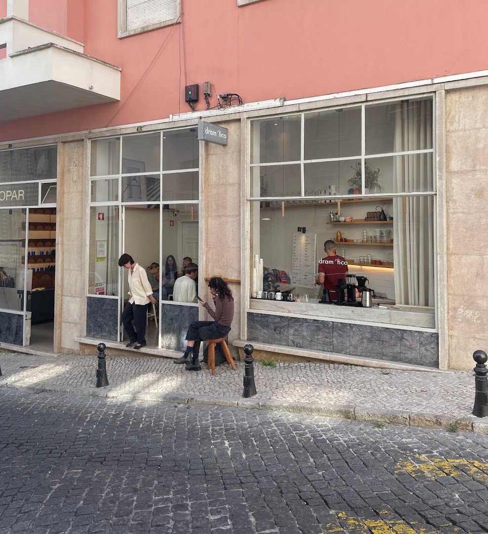 Storefront of Dramático, specialty coffee shop in Lisbon