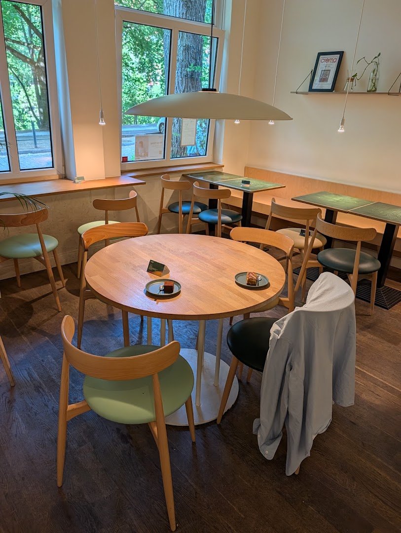 Coffee Circle Maybachufer specialty coffee shop in Berlin - photo 2