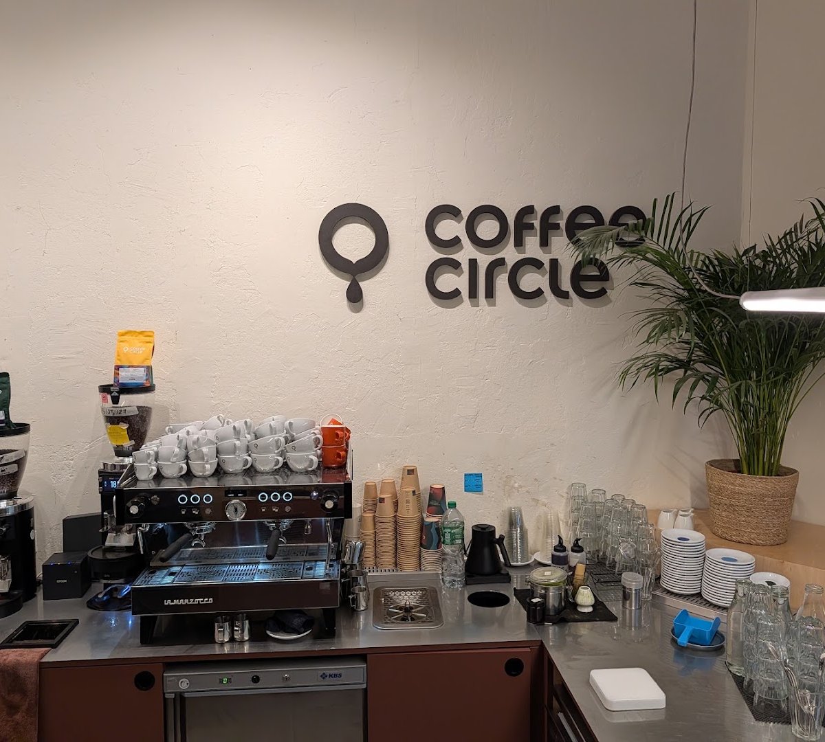 Coffee Circle Maybachufer specialty coffee shop in Berlin - photo 9