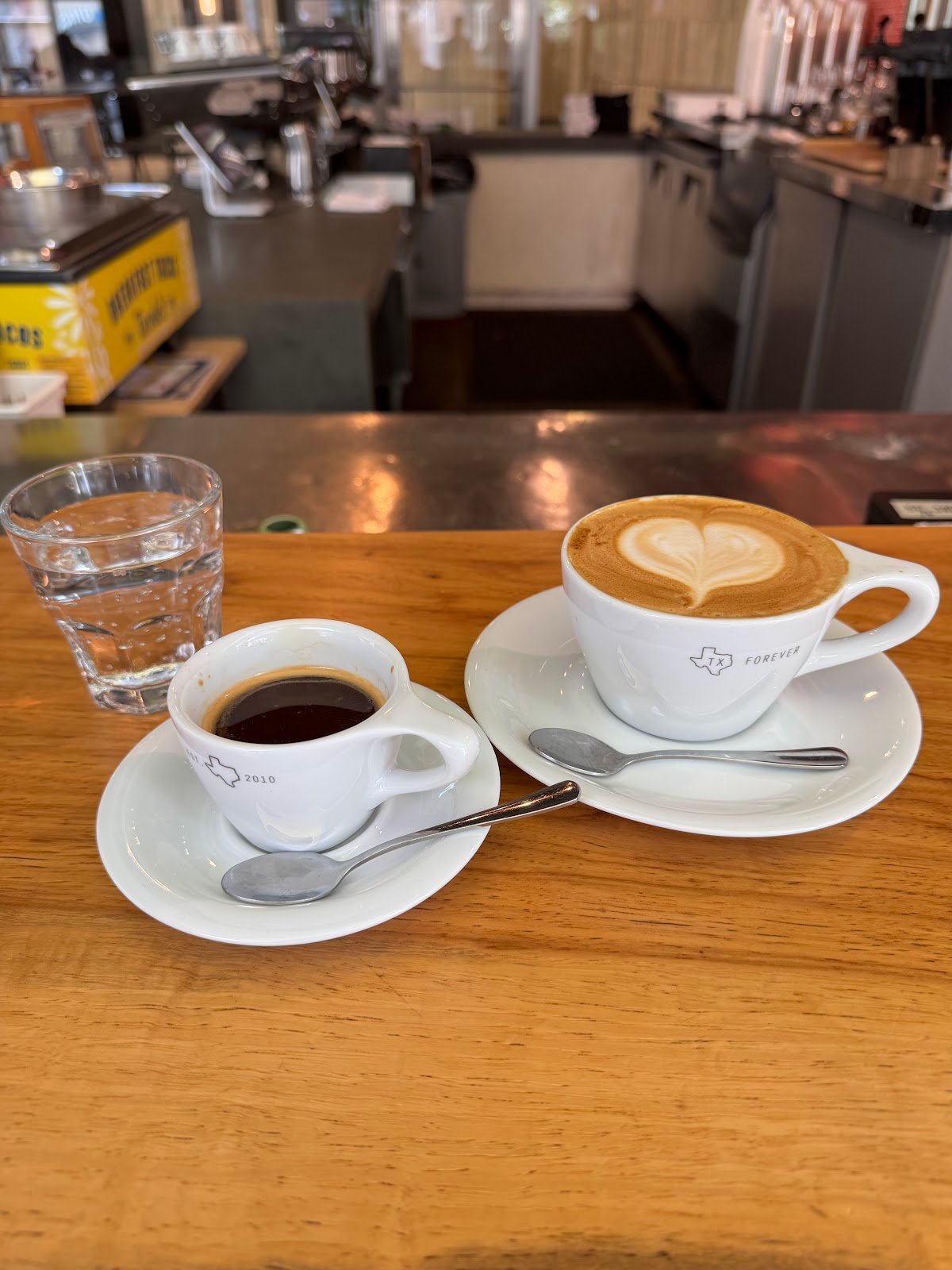 Houndstooth Coffee specialty coffee shop in Austin - photo 3