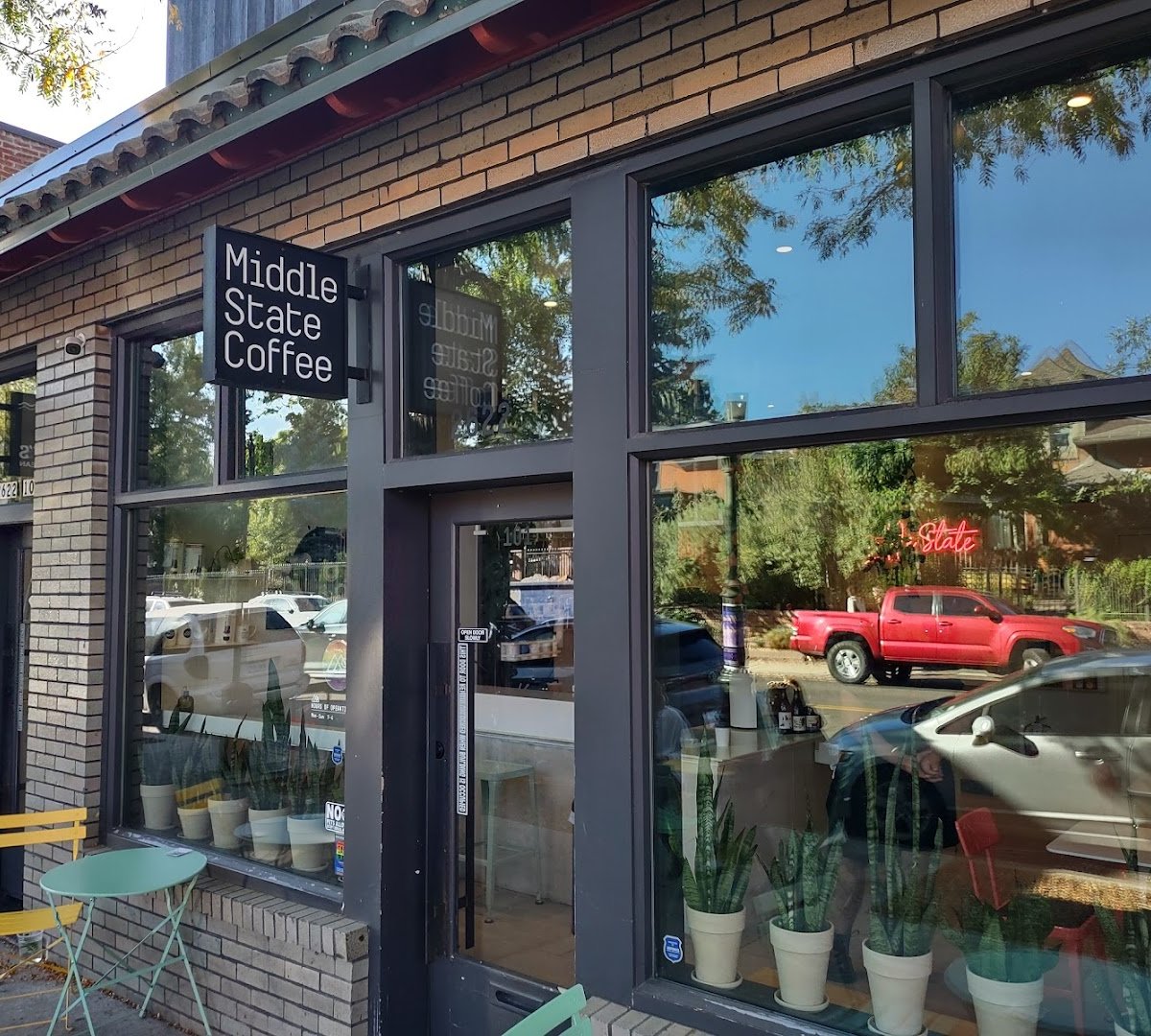 Middle State Coffee specialty coffee shop in Denver - photo 12