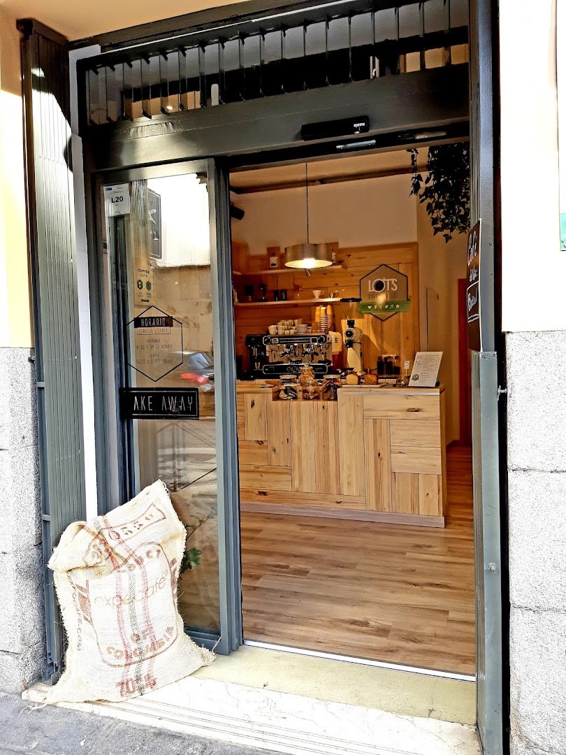 Lots Coffee House specialty coffee shop in Madrid - photo 4