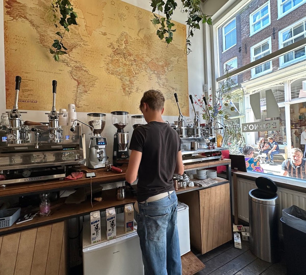 Bruno’s Amsterdam specialty coffee shop in Amsterdam - photo 11