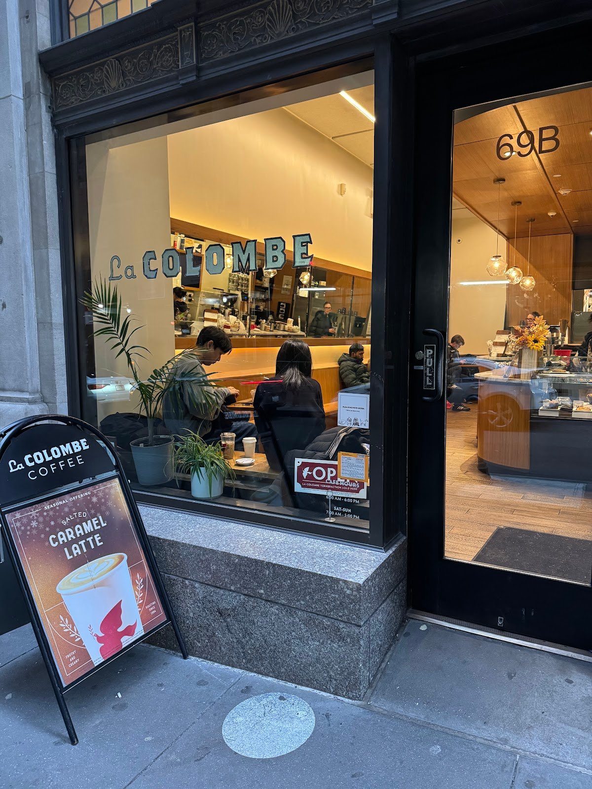 La Colombe Coffee Workshop specialty coffee shop in New York - photo 3