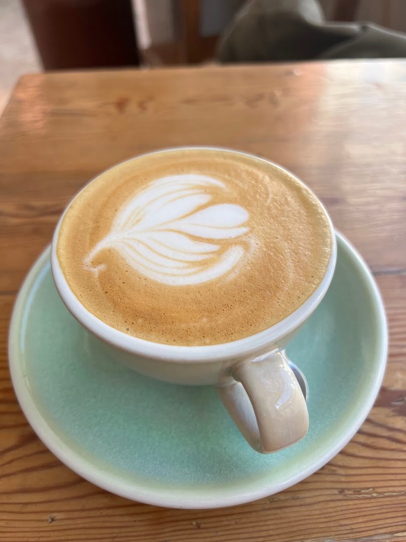 Coffee at Melbourne elouera, specialty coffee shop in Lisbon
