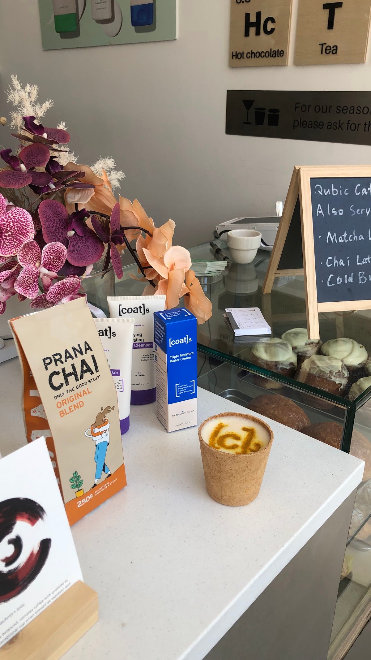 Qubic Cafe specialty coffee shop in London - photo 7