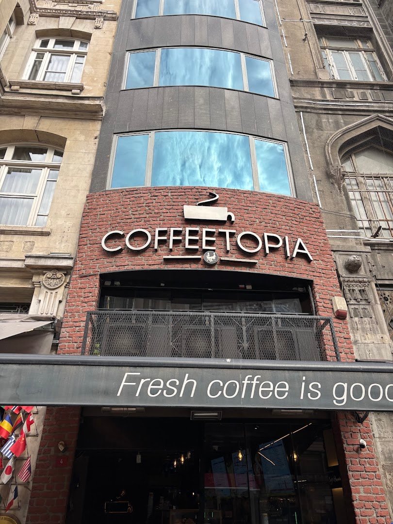 Coffeetopia Eminönü specialty coffee shop in Istanbul - photo 7