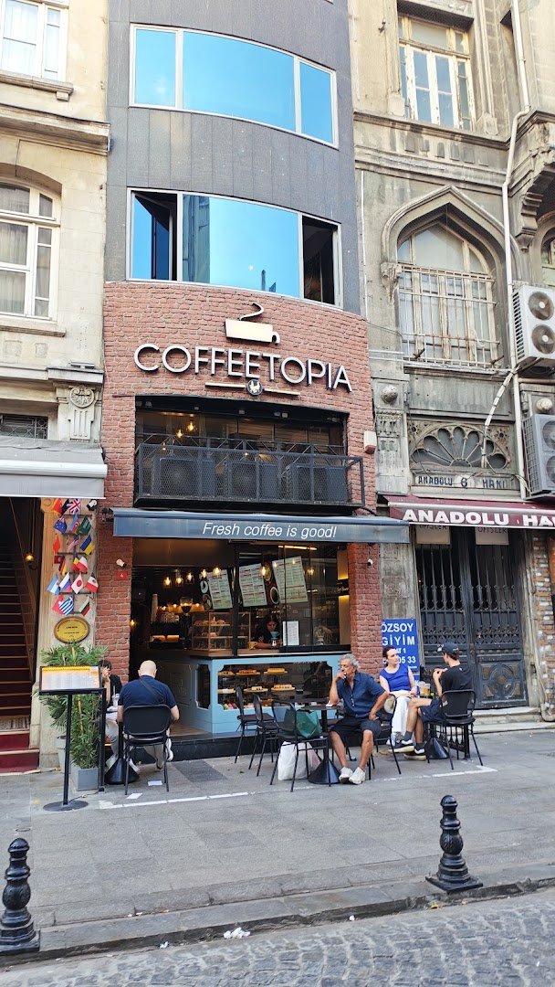 Coffeetopia Eminönü specialty coffee shop in Istanbul - photo 10