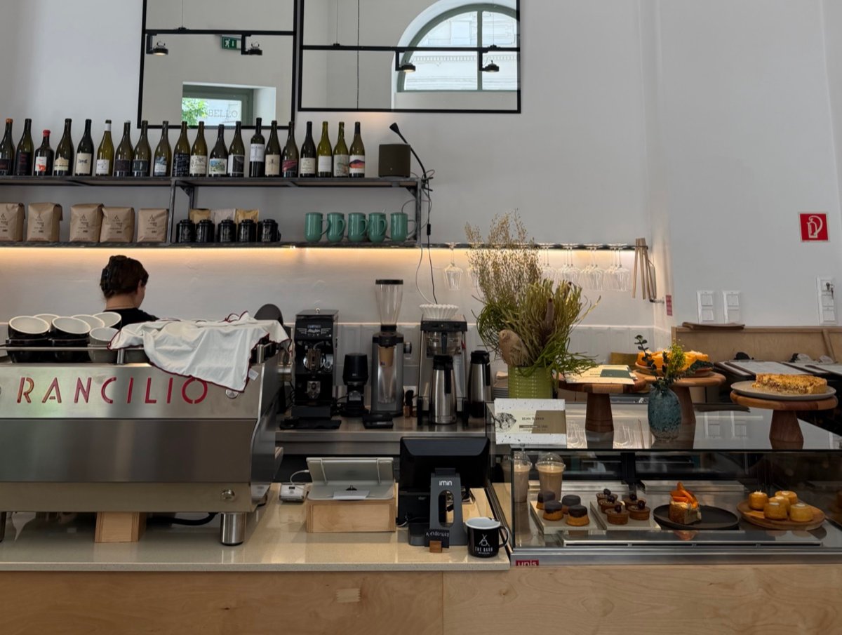Portobello Coffee, Brunch & Wine specialty coffee shop in Budapest - photo 5