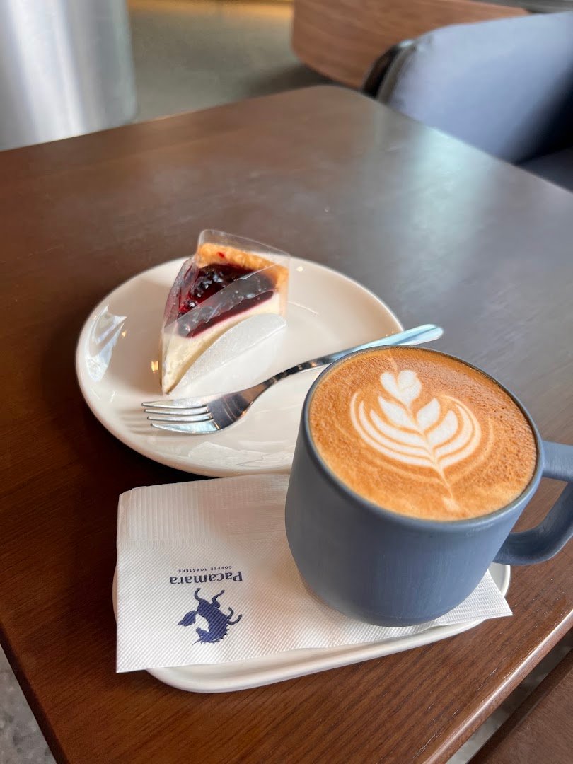 Pacamara Coffee Roasters Ekkamai Corner specialty coffee shop in Bangkok - photo 6