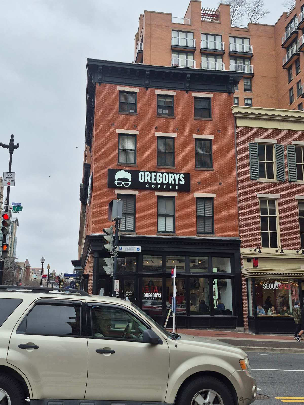 Gregorys Coffee specialty coffee shop in Washington, D.C. - photo 3