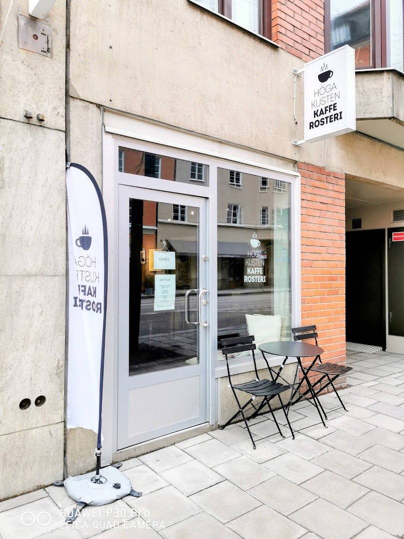 Storefront of Höga Kusten Kaffe Rosteri, specialty coffee shop in Stockholm