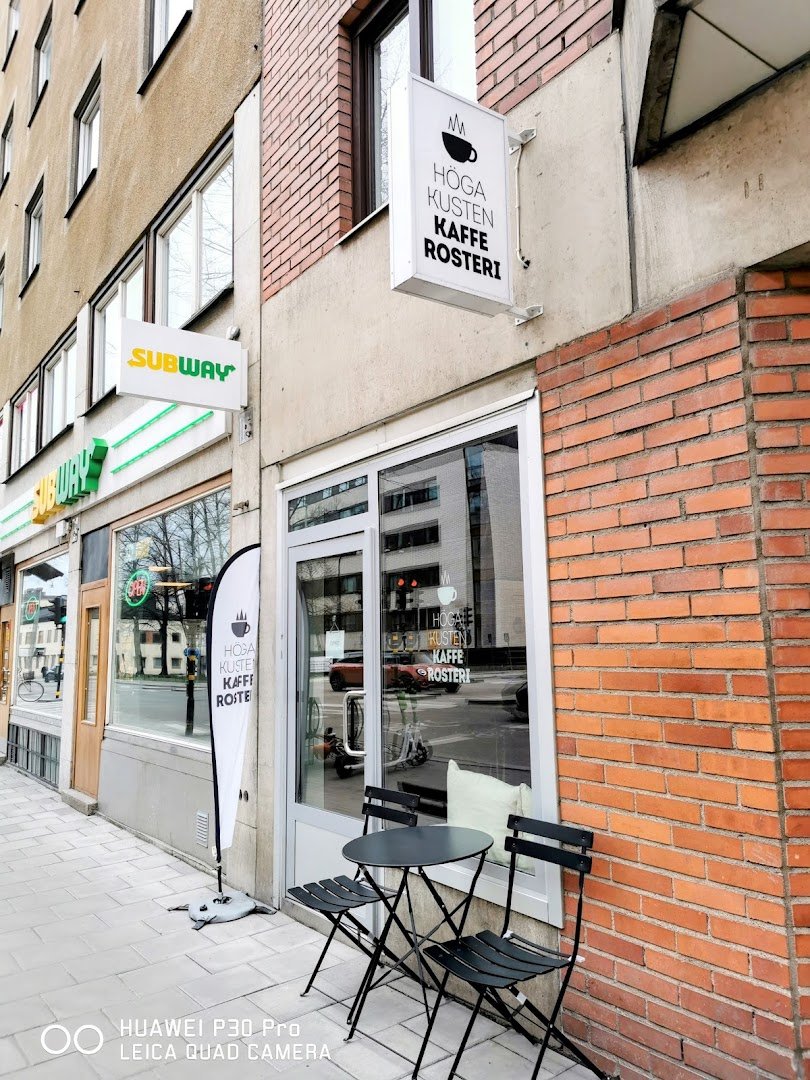 Storefront of Höga Kusten Kaffe Rosteri, specialty coffee shop in Stockholm