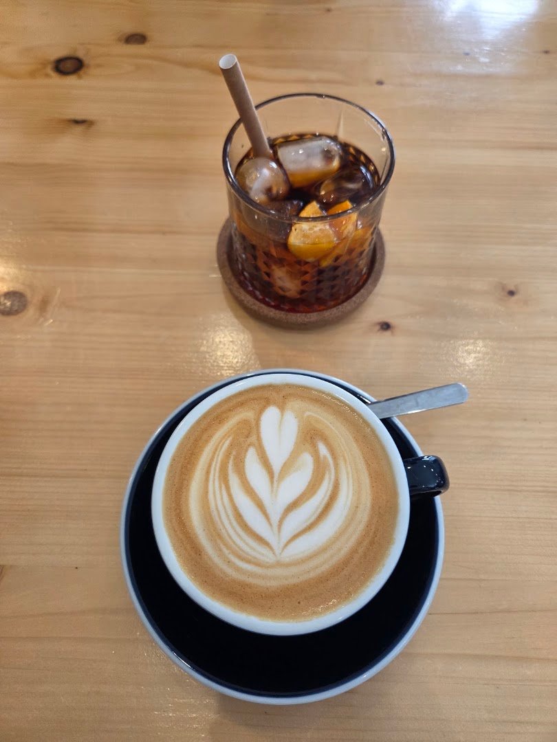 SEED Budapest coffee shop • eatery specialty coffee shop in Budapest - photo 2