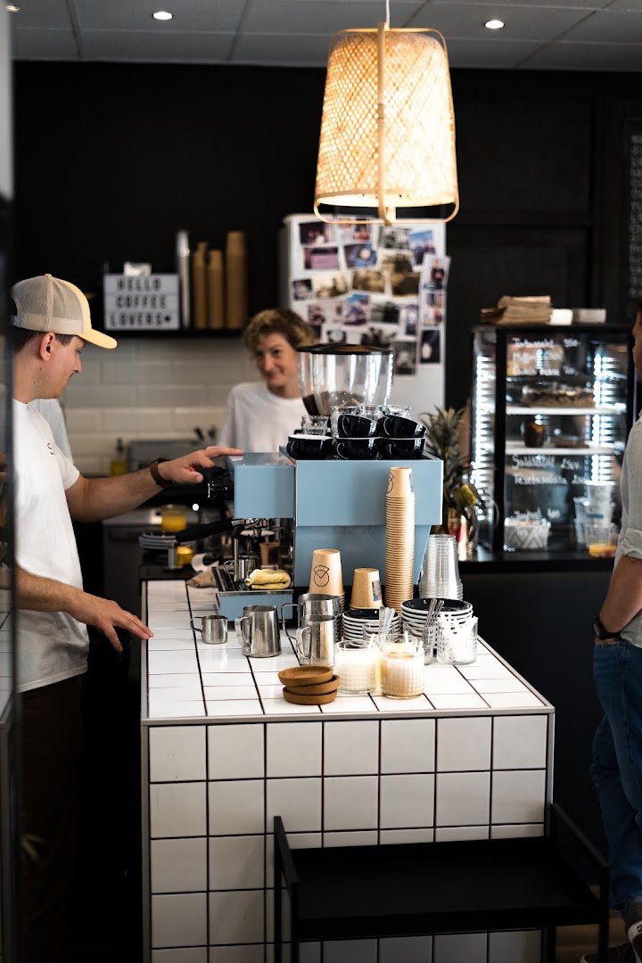 SEED Budapest coffee shop • eatery specialty coffee shop in Budapest - photo 5