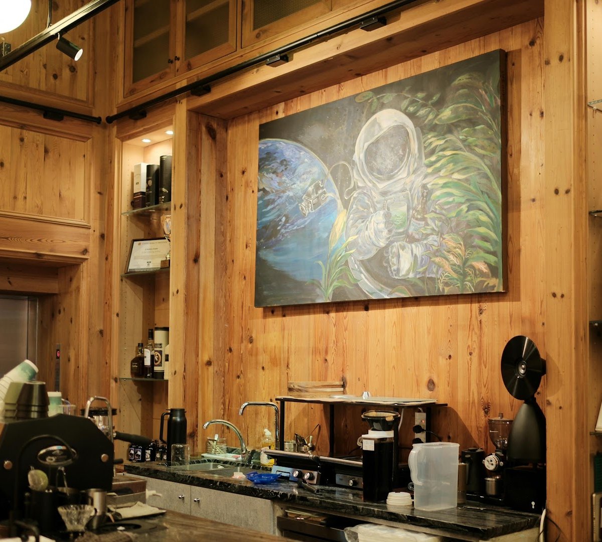 Interior of Islet Coffee Lab, specialty coffee shop in Hong Kong