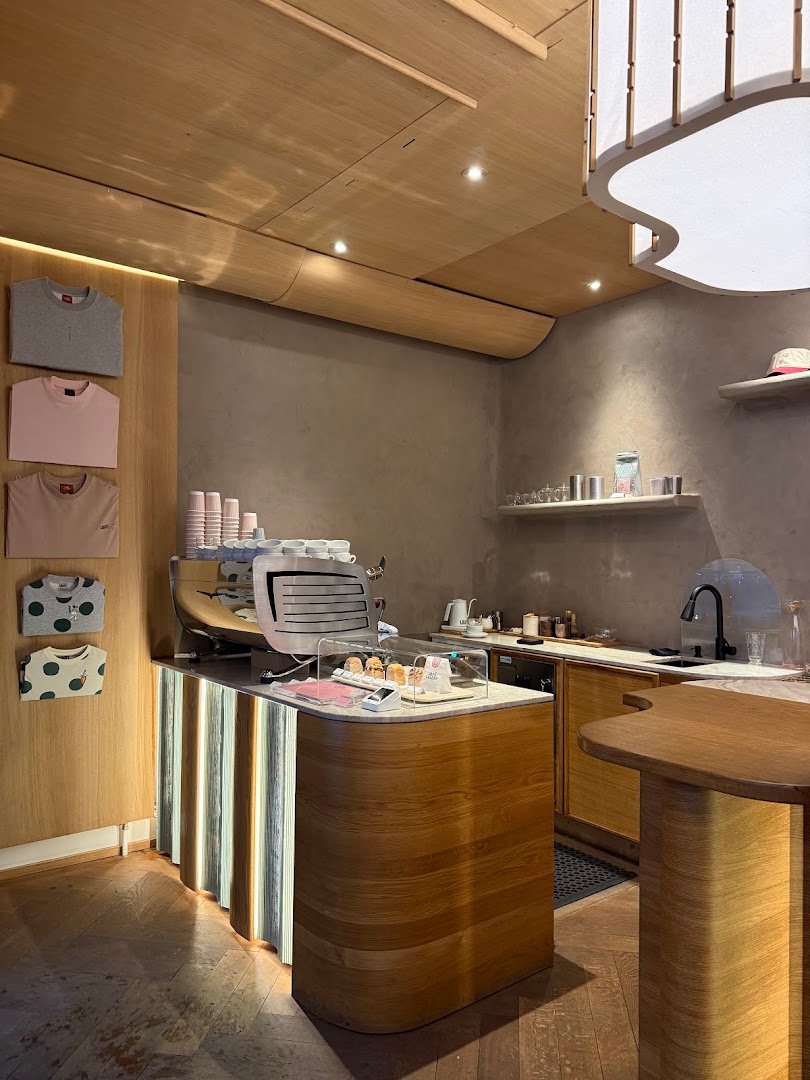 Interior of Lalere Café & Bar, specialty coffee shop in Zurich