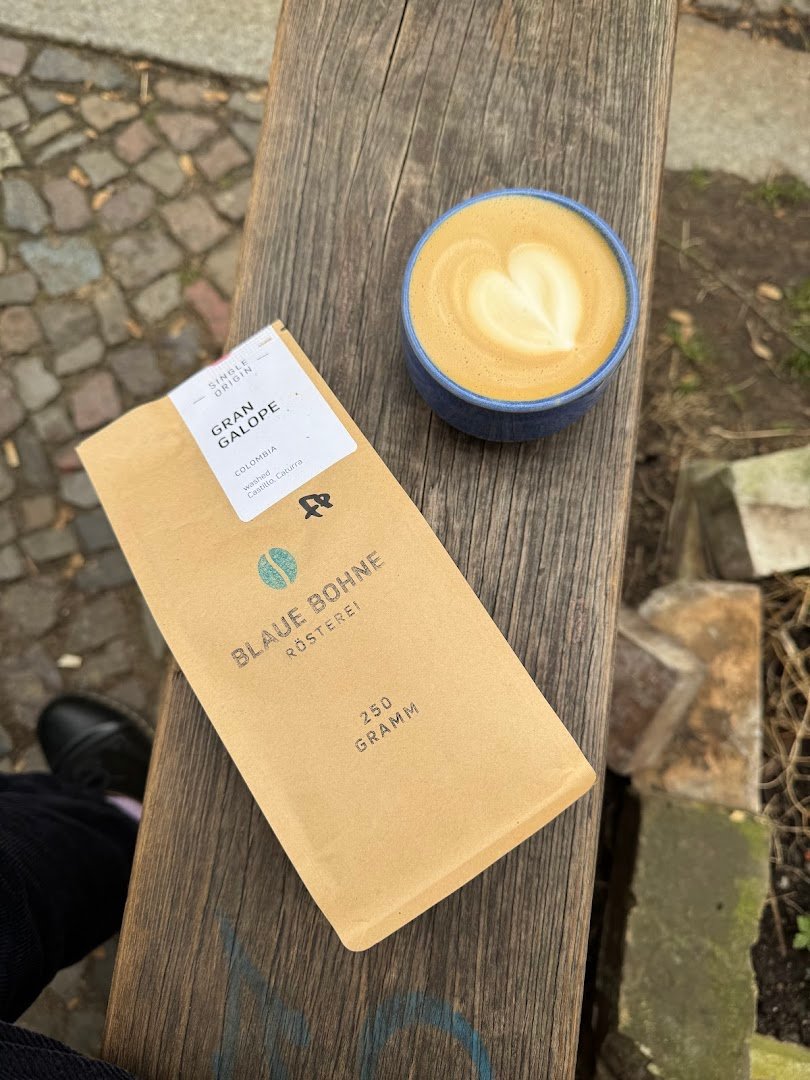 Blaue Bohne Rösterei specialty coffee shop in Berlin - photo 11