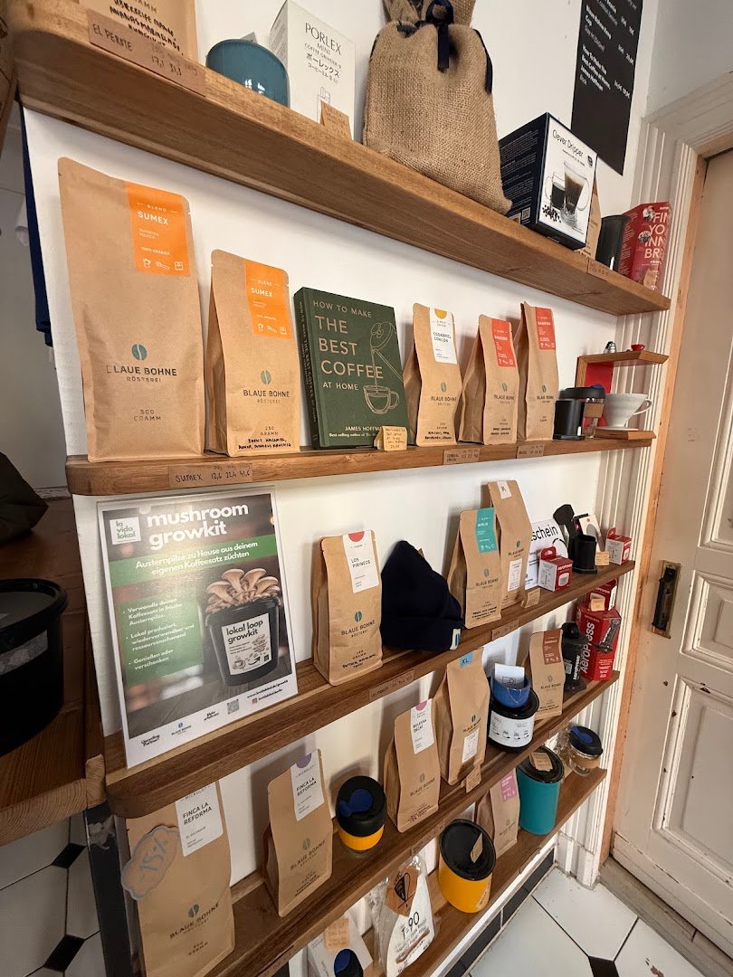 Blaue Bohne Rösterei specialty coffee shop in Berlin - photo 4
