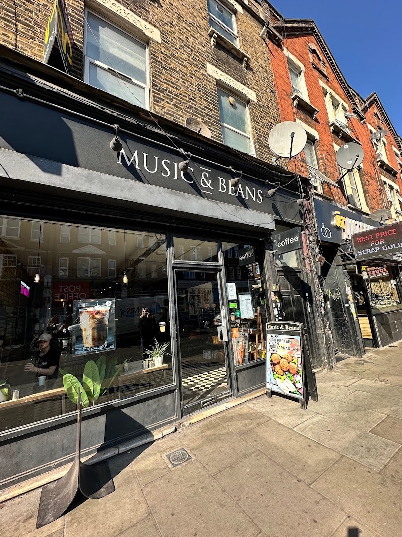 Music & Beans Haringey specialty coffee shop in London - photo 4