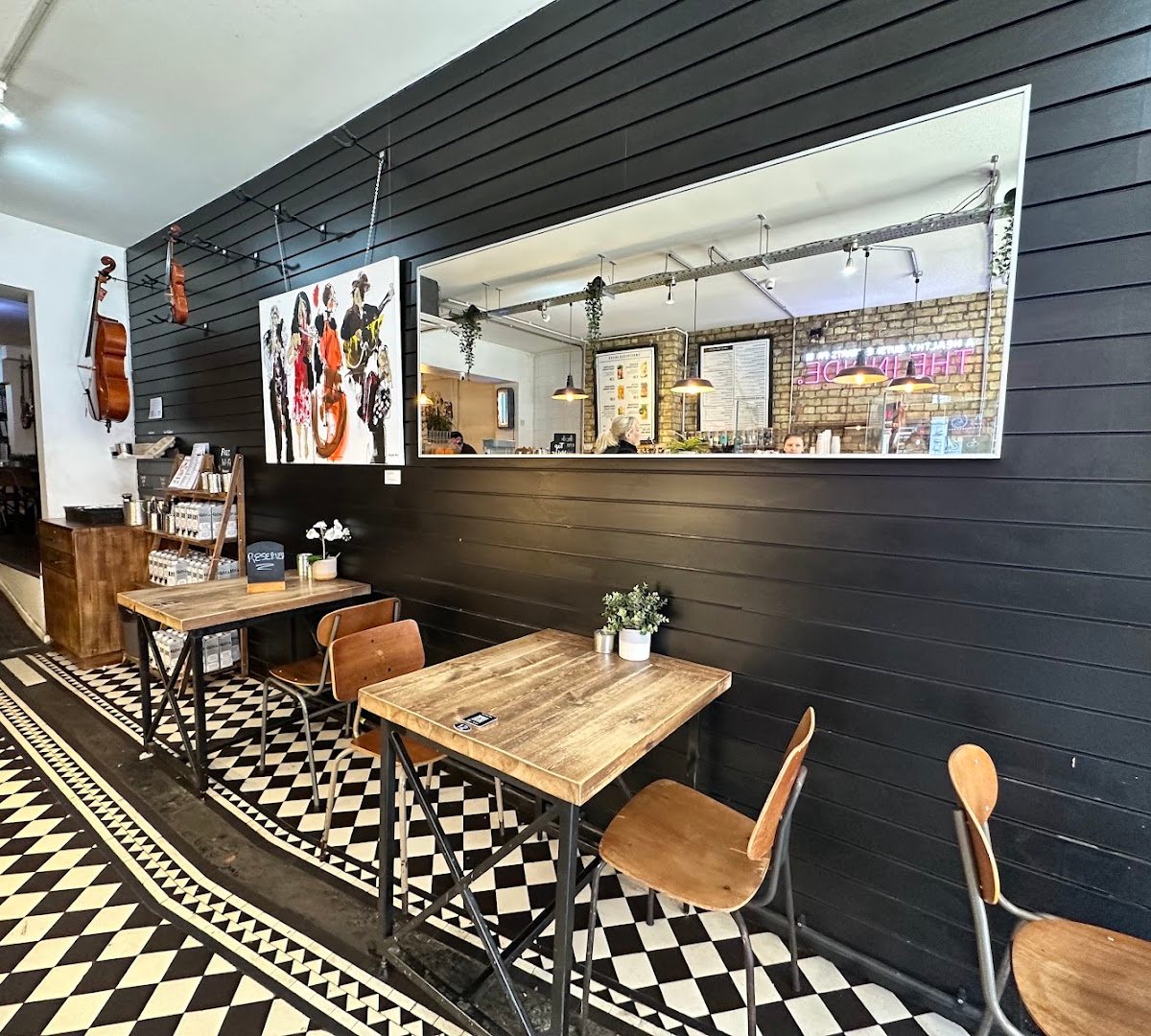 Music & Beans Haringey specialty coffee shop in London - photo 6