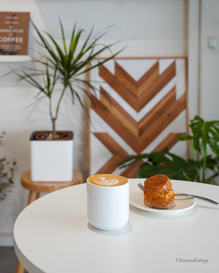 Coffee at Zerah Coffee Roasters, specialty coffee shop in Singapore