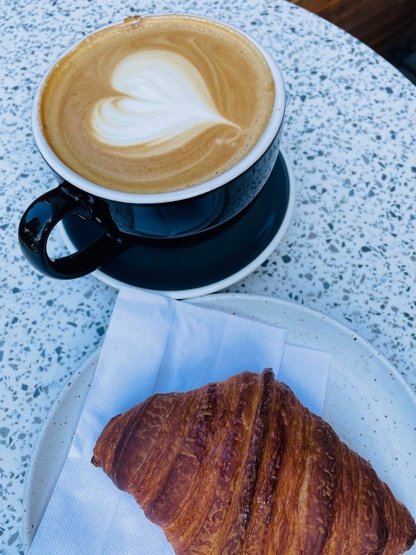 Coffee at Café In Gamba Parc, specialty coffee shop in Montreal