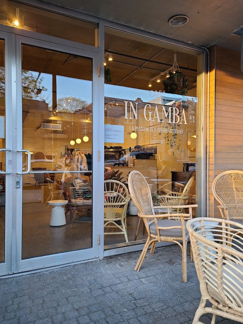 Storefront of Café In Gamba Parc, specialty coffee shop in Montreal