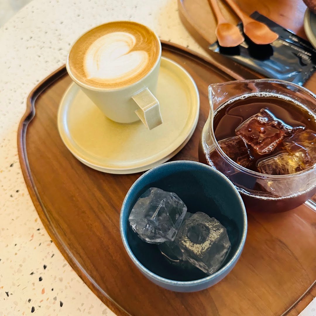 Coffee at EOE seoul, specialty coffee shop in Seoul