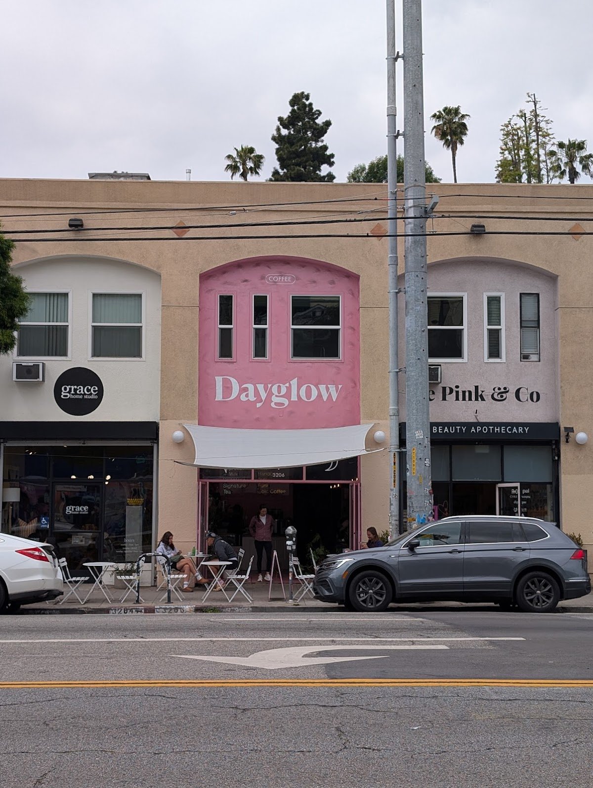 Dayglow specialty coffee shop in Los Angeles - photo 3